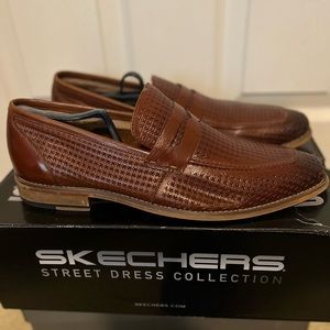 Brown leather size 9.5 Stacy Adams loafers.